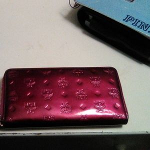 MCM ZIPPED LARGE WALLET